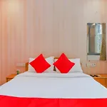 Oyo 79583 Seven Sun Guest House